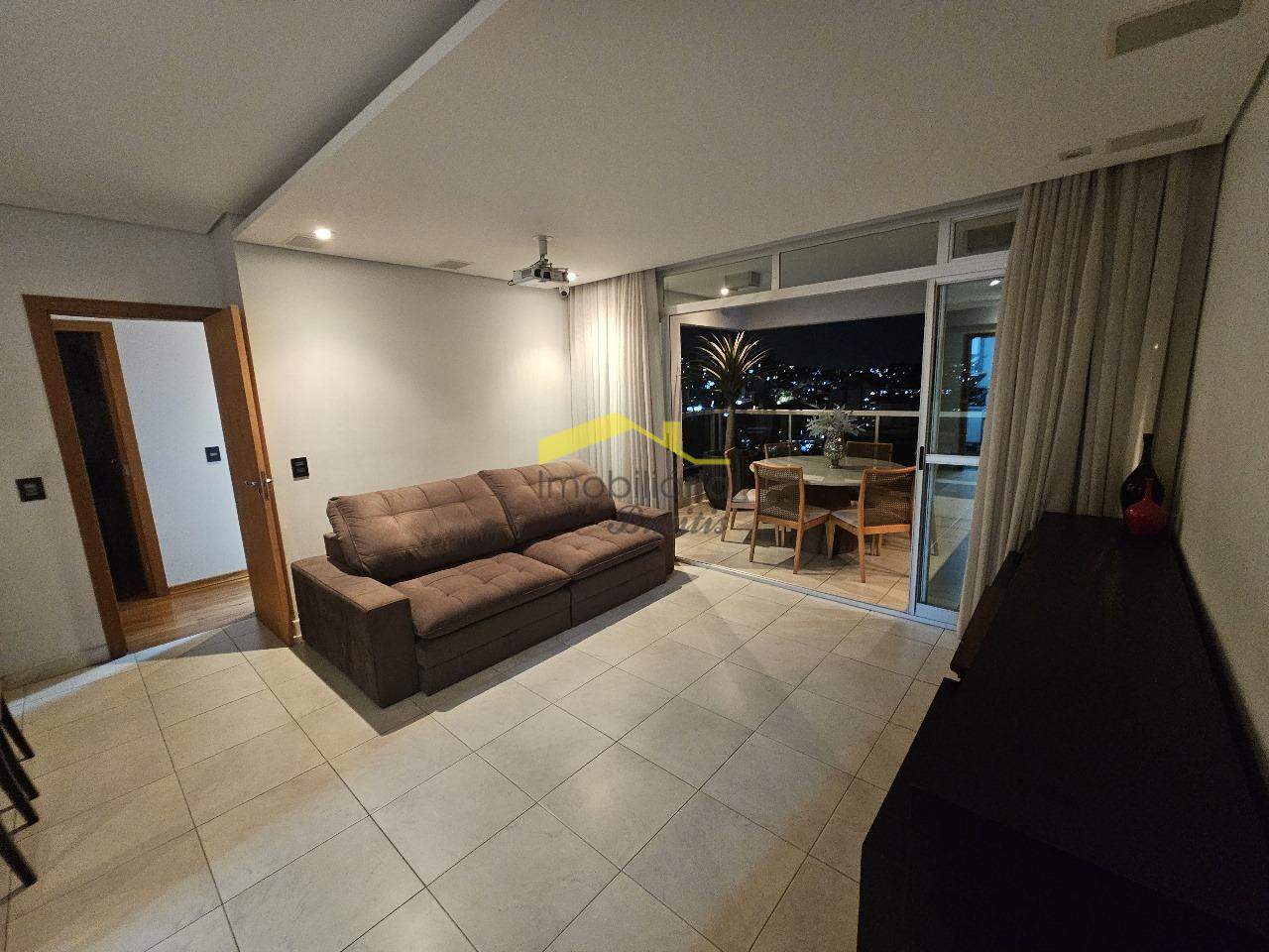 Apartamento à venda no Buritis: 