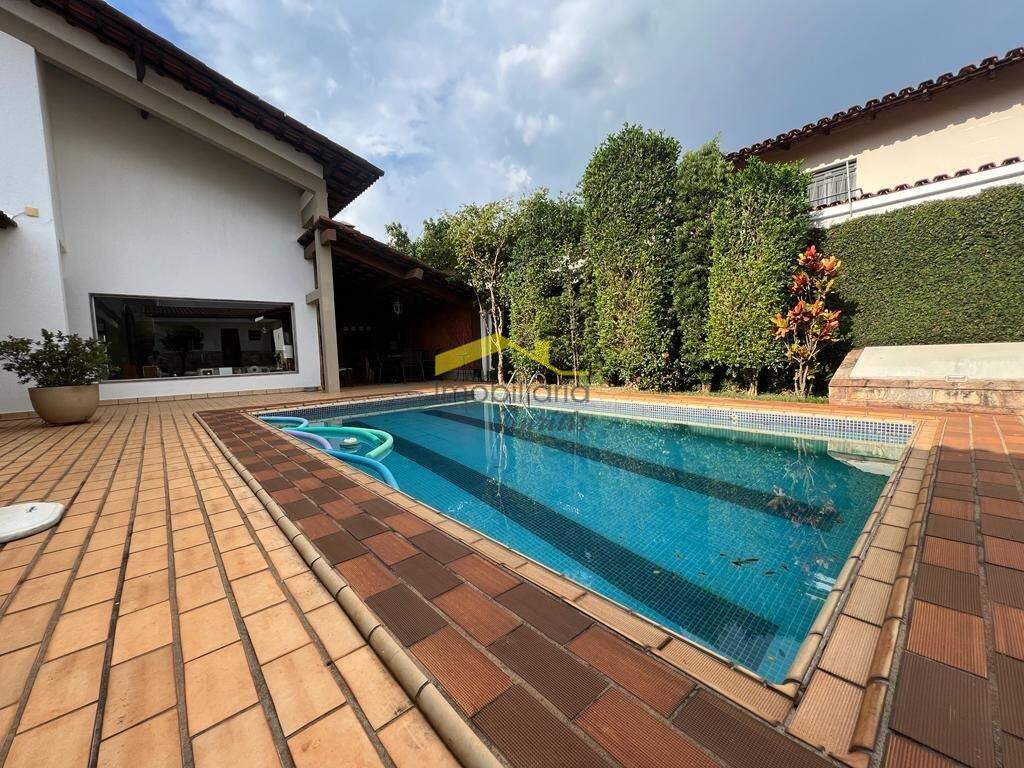 Casa à venda no Belvedere: 