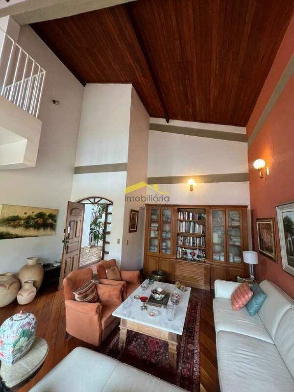 Casa à venda no Belvedere: 