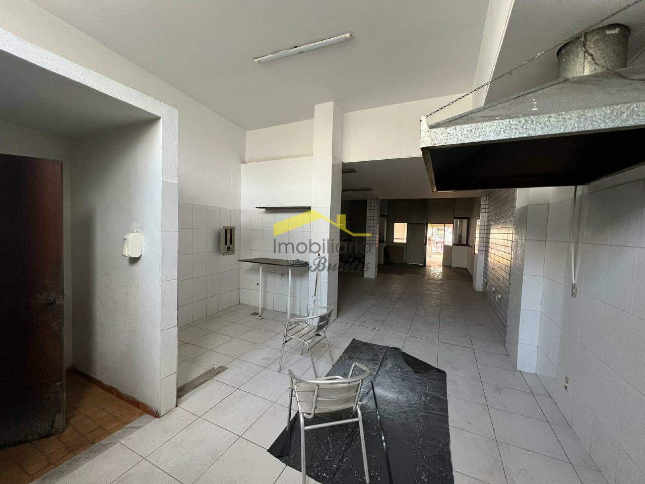 Loja para aluguel no Estoril: 