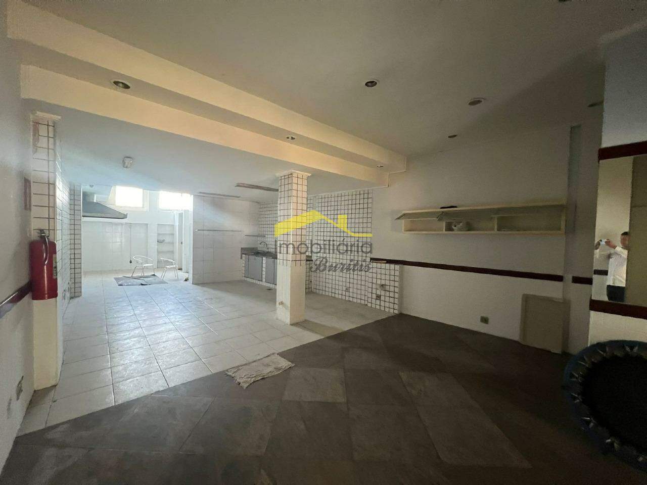 Loja para aluguel no Estoril: 