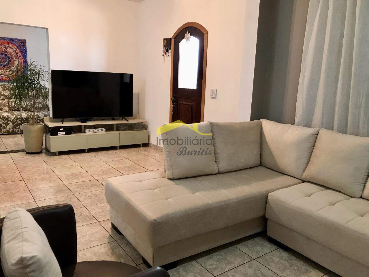 Casa à venda no Buritis: 