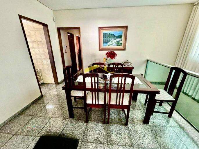 Casa à venda no Palmeiras: 