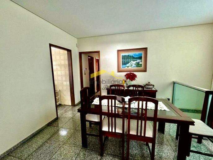 Casa à venda no Palmeiras: 