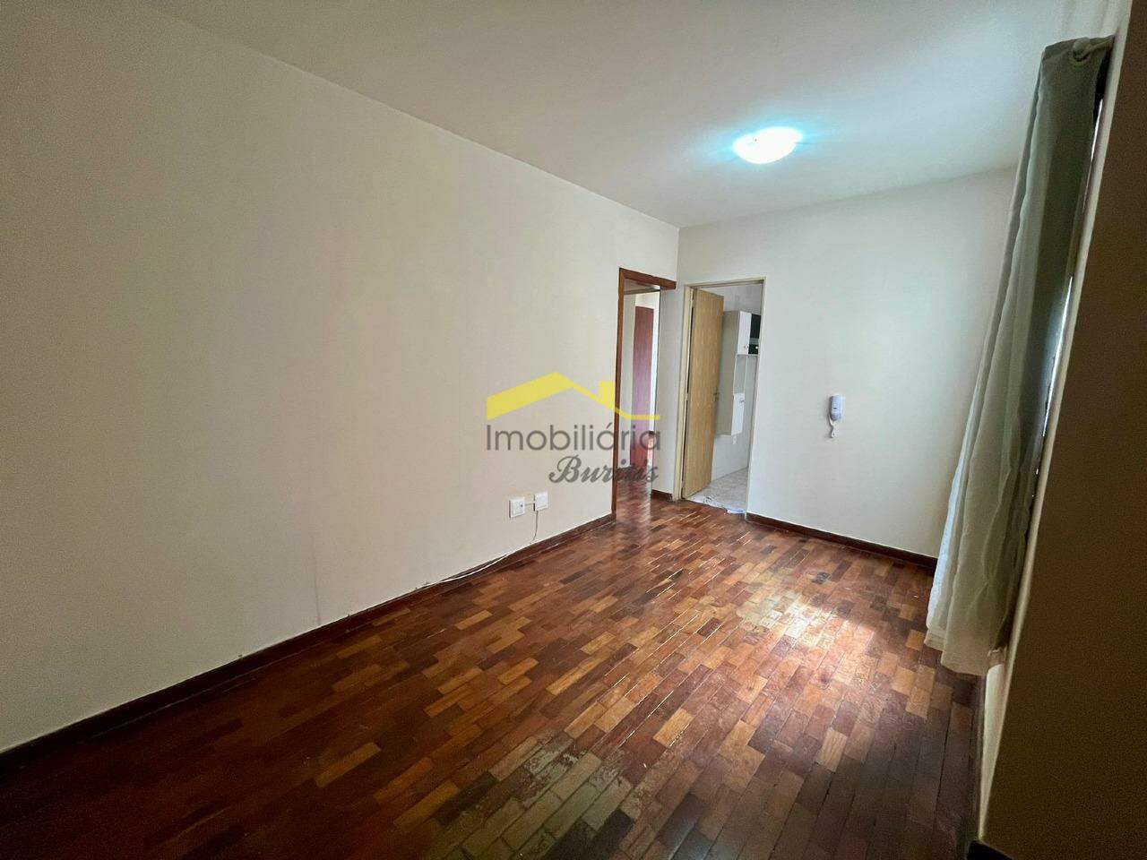 Apartamento para aluguel no Estoril: 