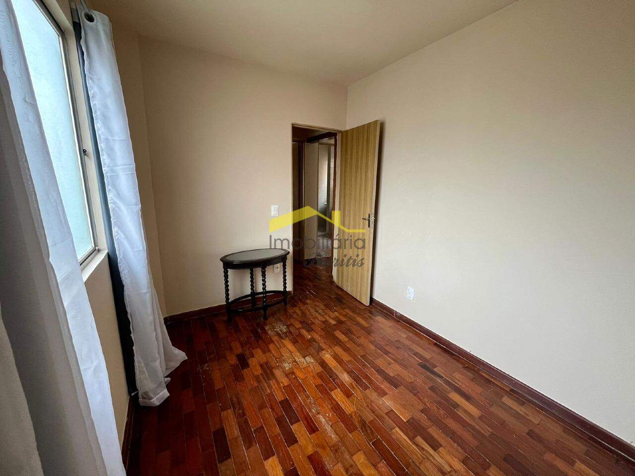 Apartamento para aluguel no Estoril: 