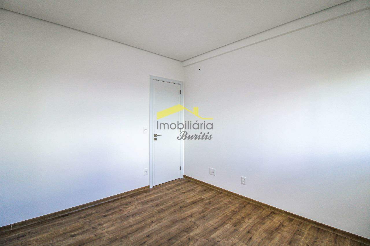 Apartamento à venda no VALE DO SERENO: 