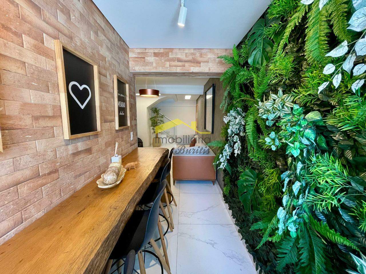 Cobertura para aluguel no Buritis: 