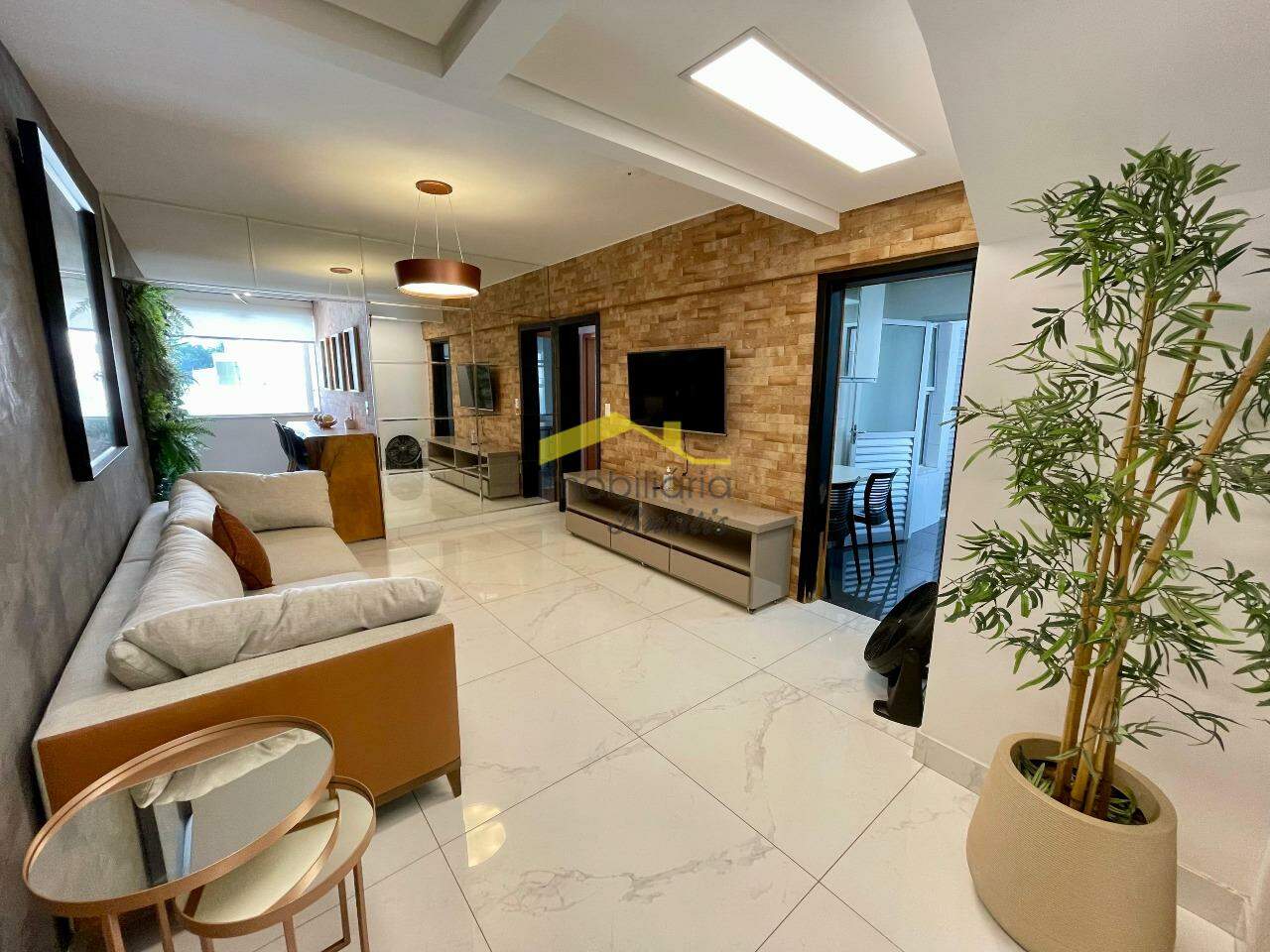 Cobertura para aluguel no Buritis: 