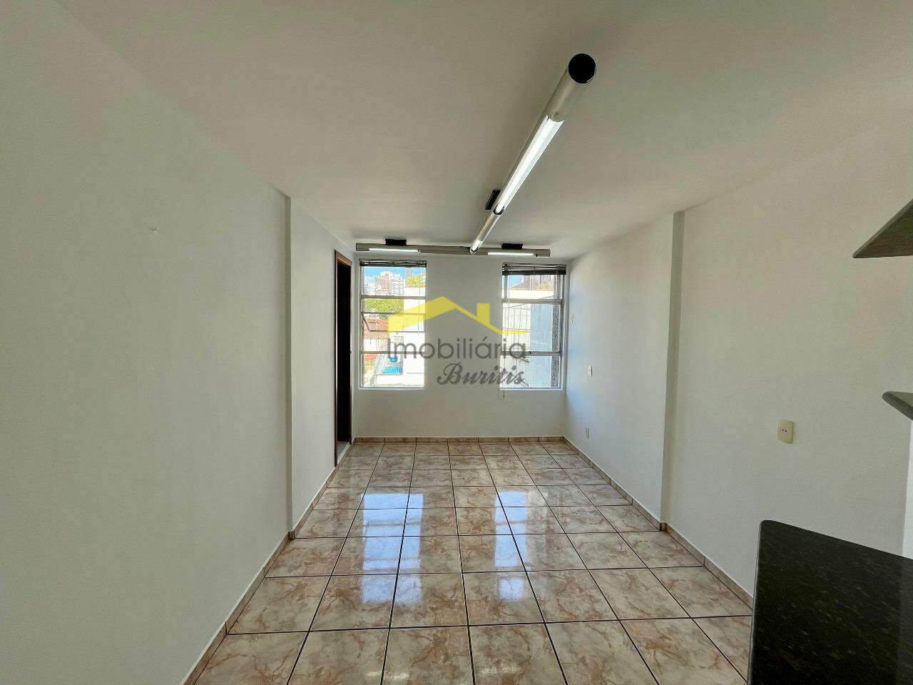 Sala para aluguel no Barro Preto: 