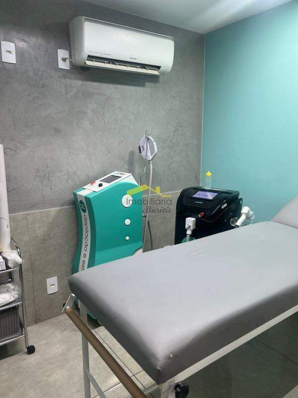 Ponto Comercial à venda no Buritis: 