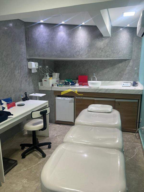 Ponto Comercial à venda no Buritis: 