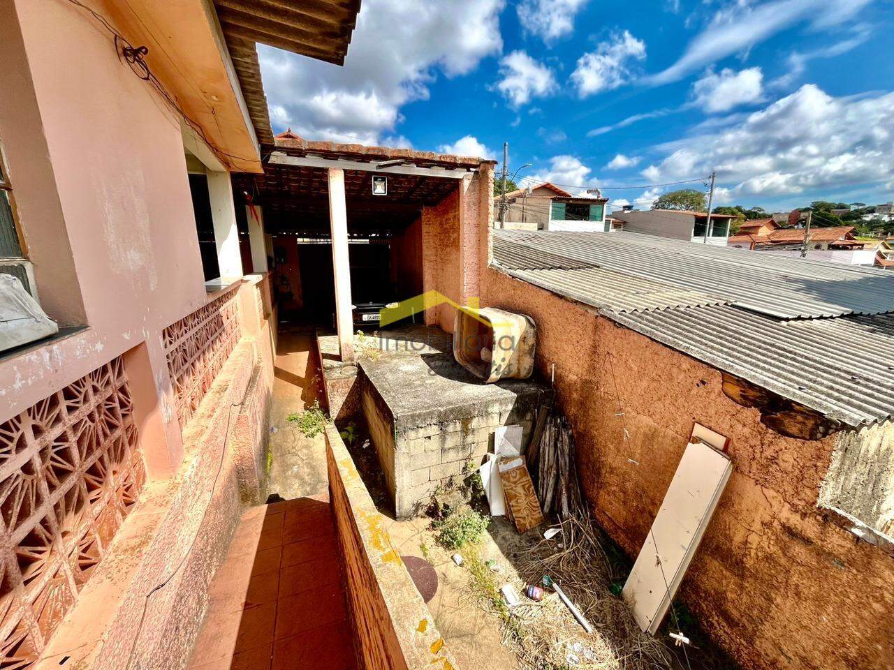 Casa à venda no Palmeiras: 