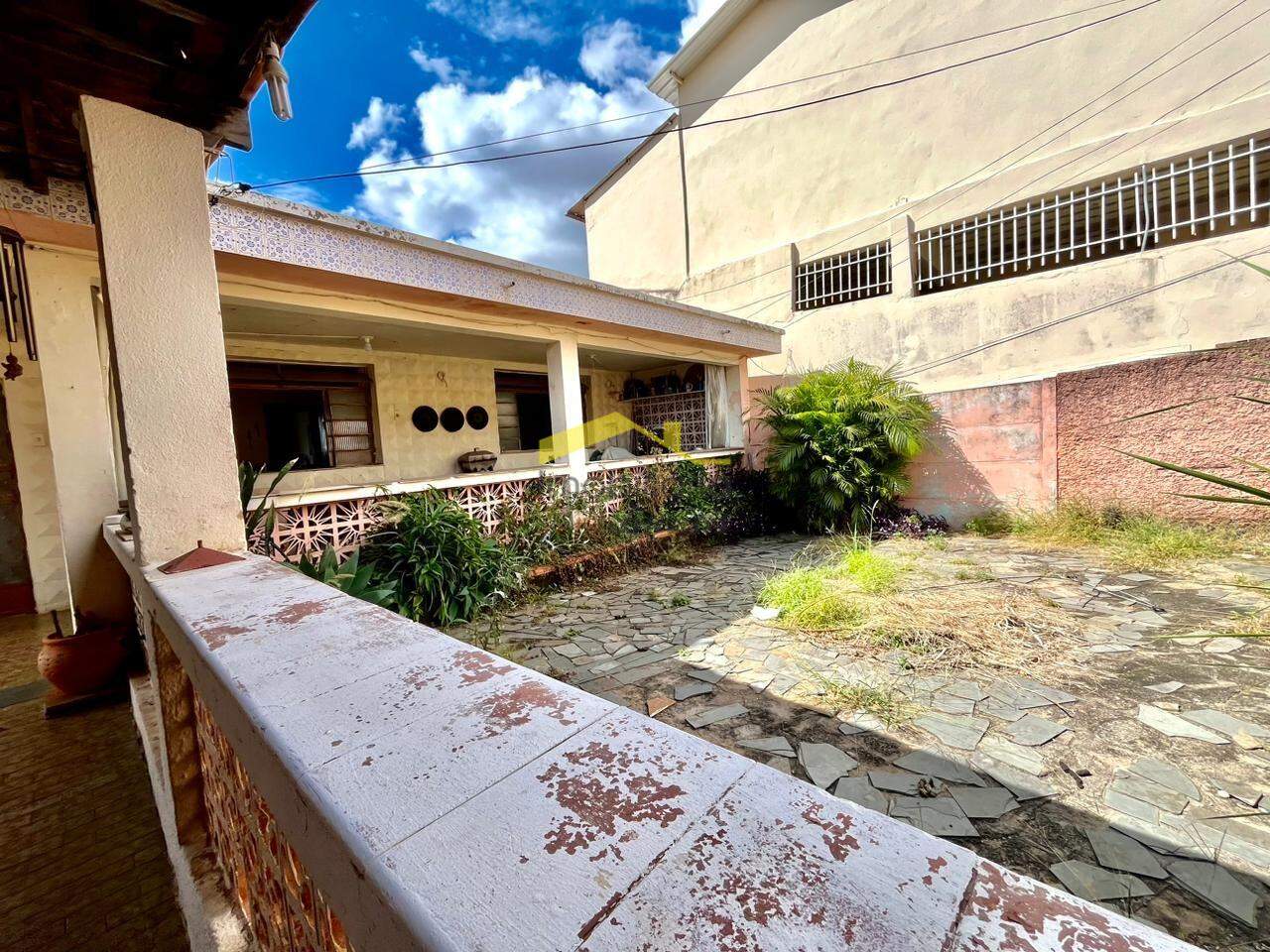 Casa à venda no Palmeiras: 