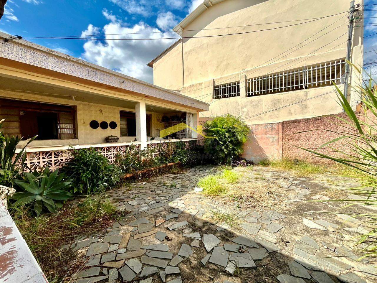 Casa à venda no Palmeiras: 