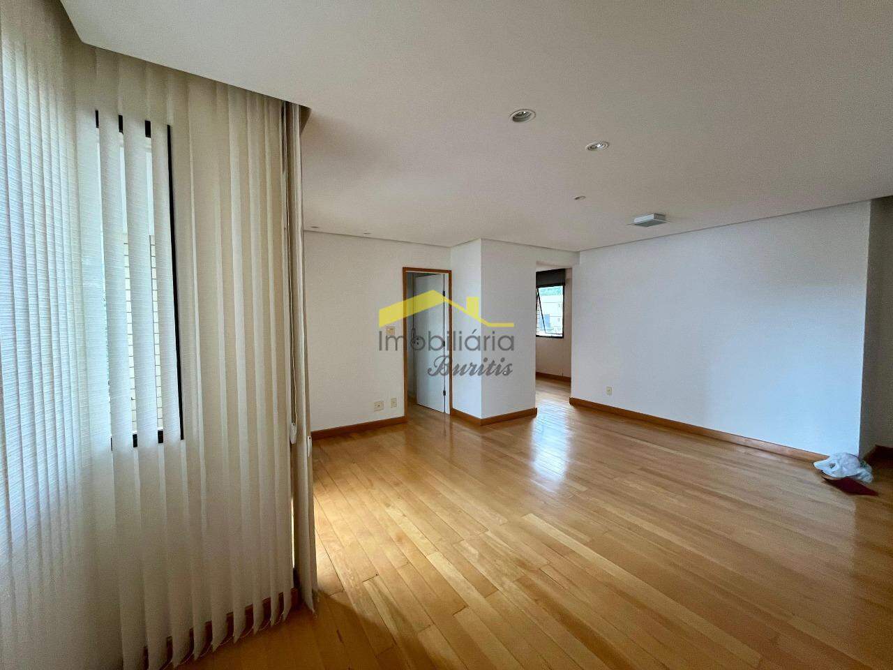 Apartamento para aluguel no Buritis: 