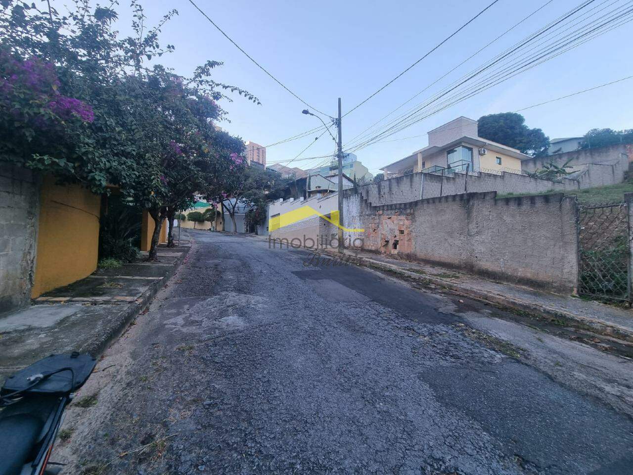 Lote à venda no Estoril: 