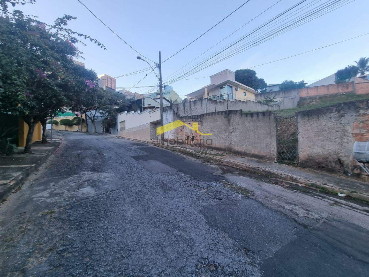 Lote à venda no Estoril: 