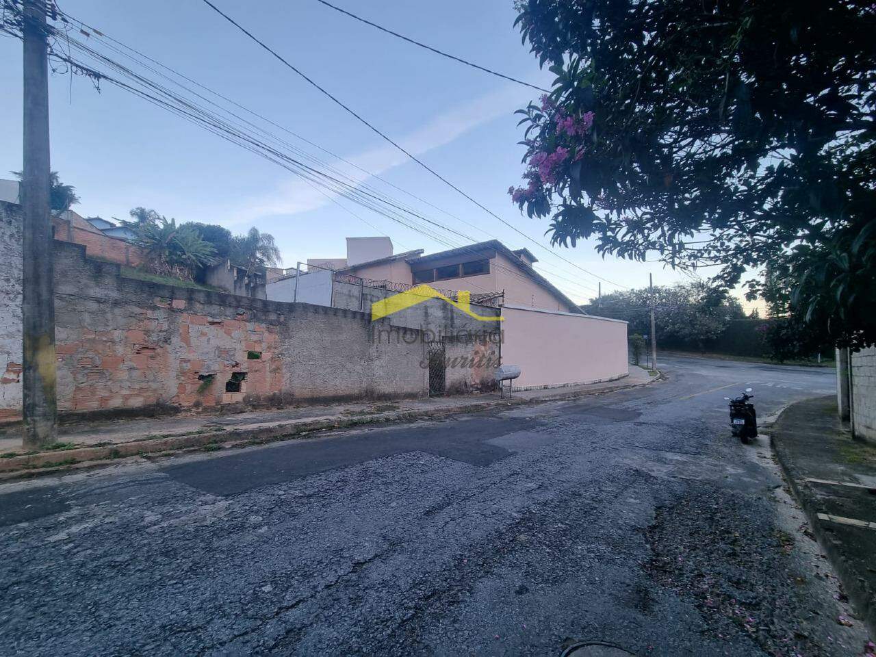 Lote à venda no Estoril: 