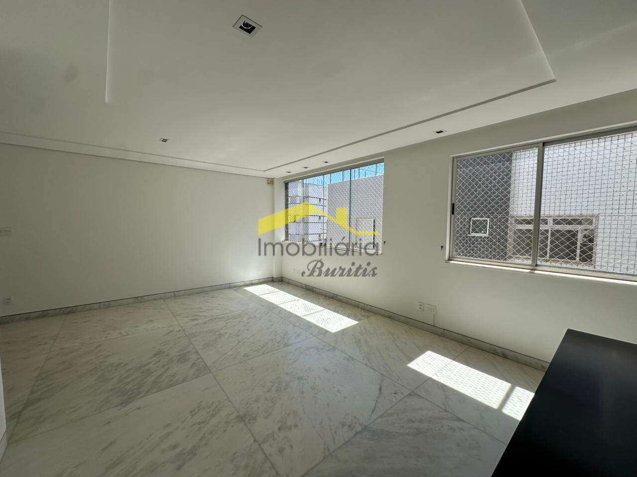 Cobertura à venda no Buritis: 