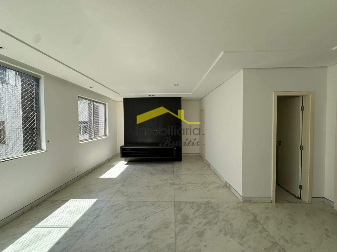 Cobertura à venda no Buritis: 