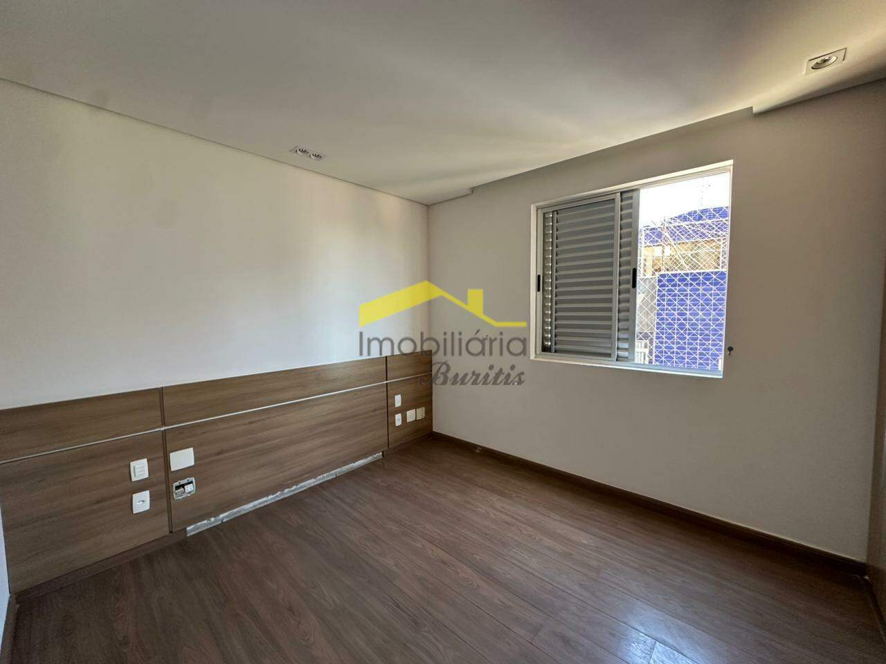 Cobertura à venda no Buritis: 