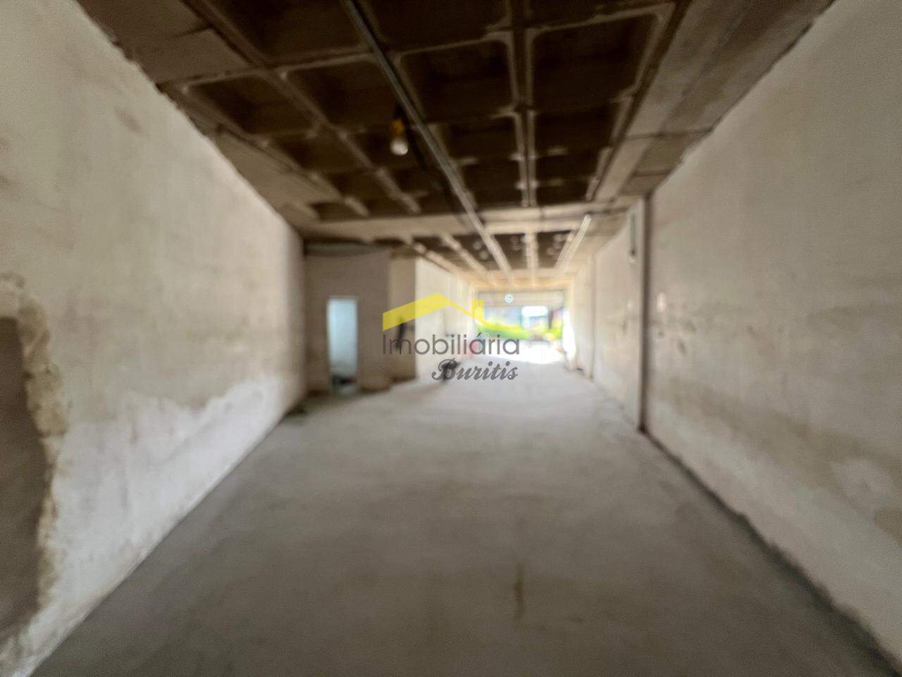 Loja para aluguel no Estoril: 