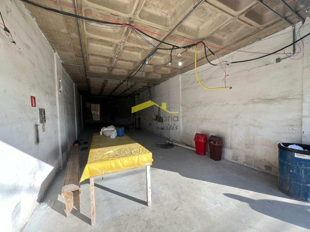 Loja para aluguel no Estoril: 