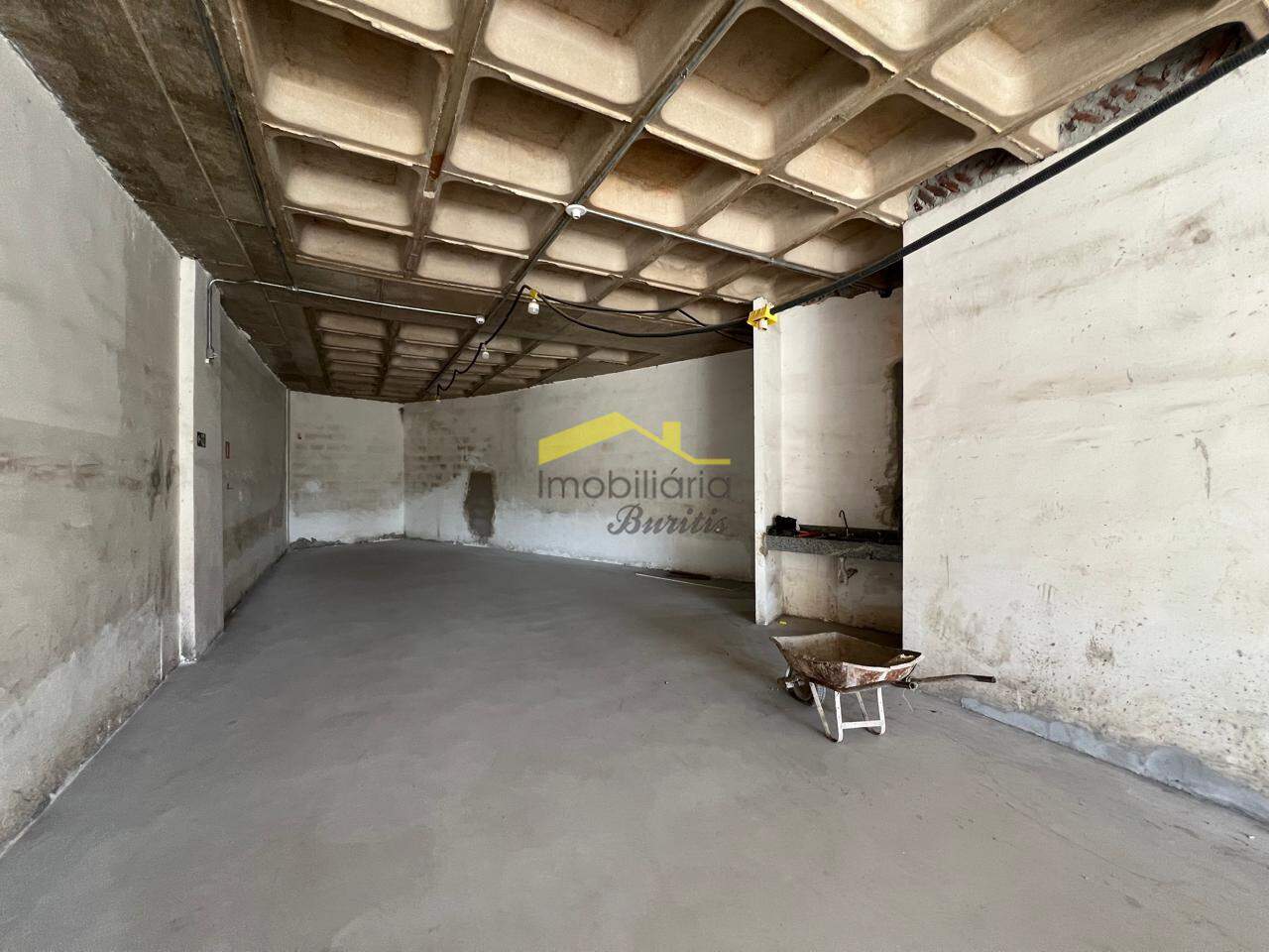 Loja para aluguel no Estoril: 