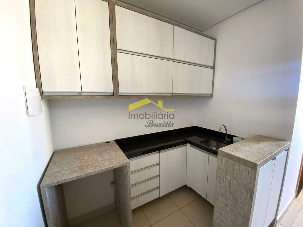 Sala à venda no Buritis: 