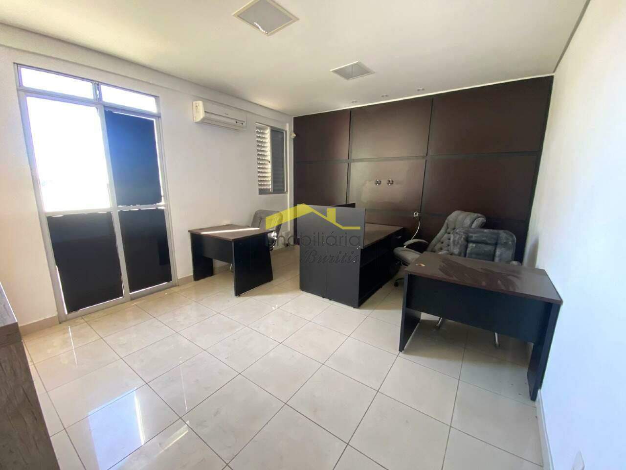 Sala à venda no Buritis: 