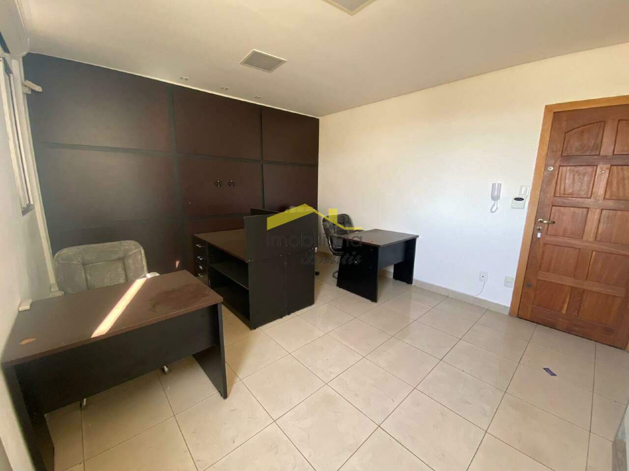 Sala à venda no Buritis: 