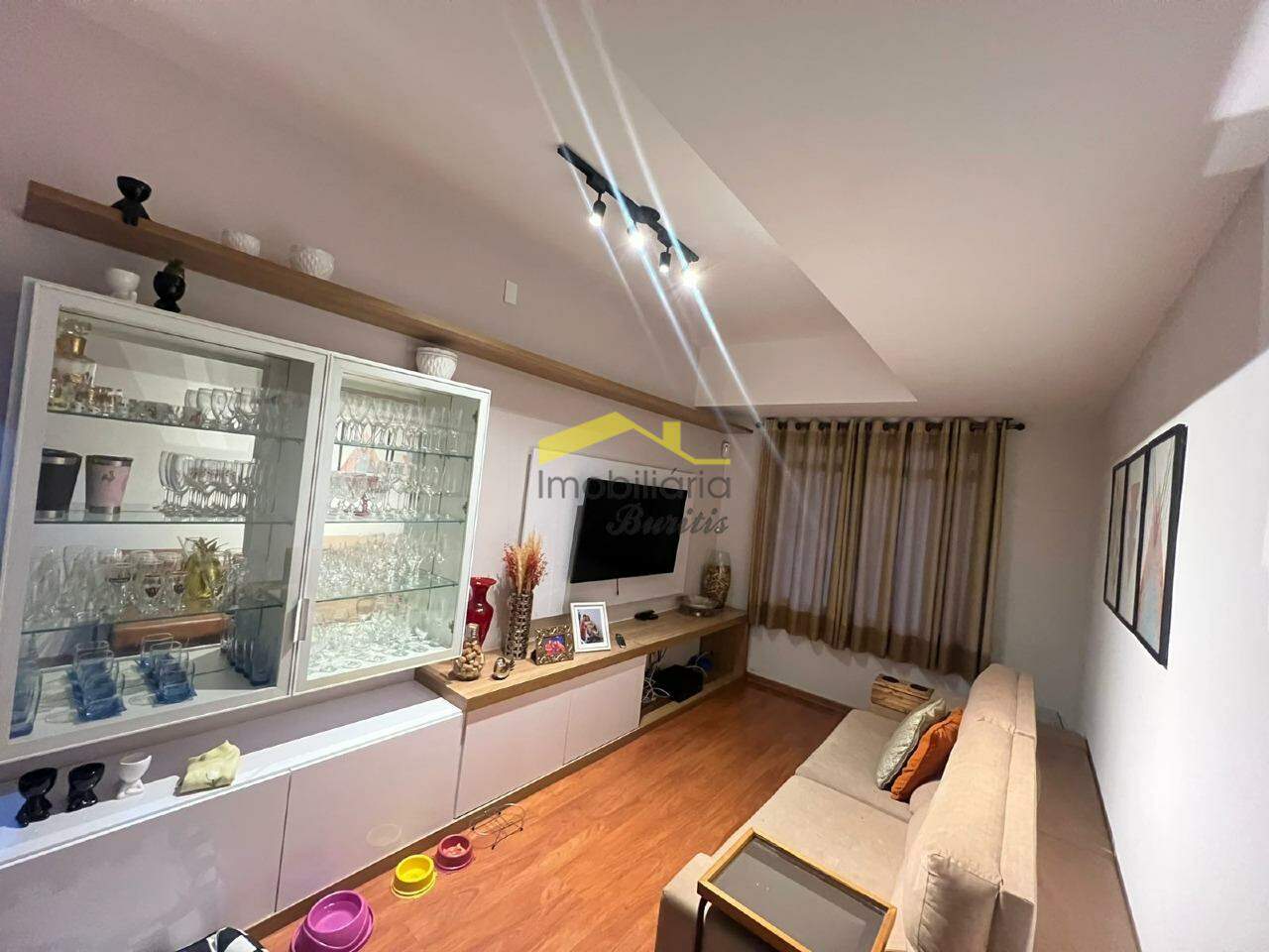 Casa à venda no Buritis: 