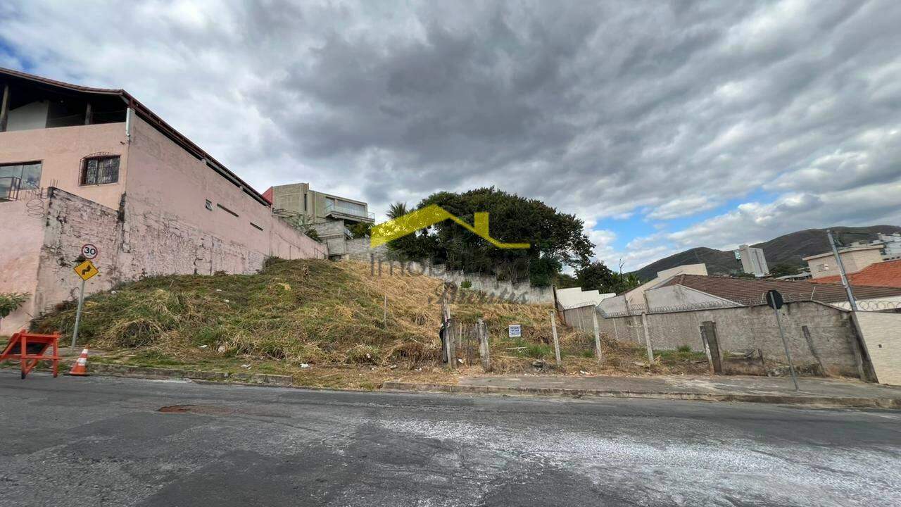 Lote à venda no Estoril: 