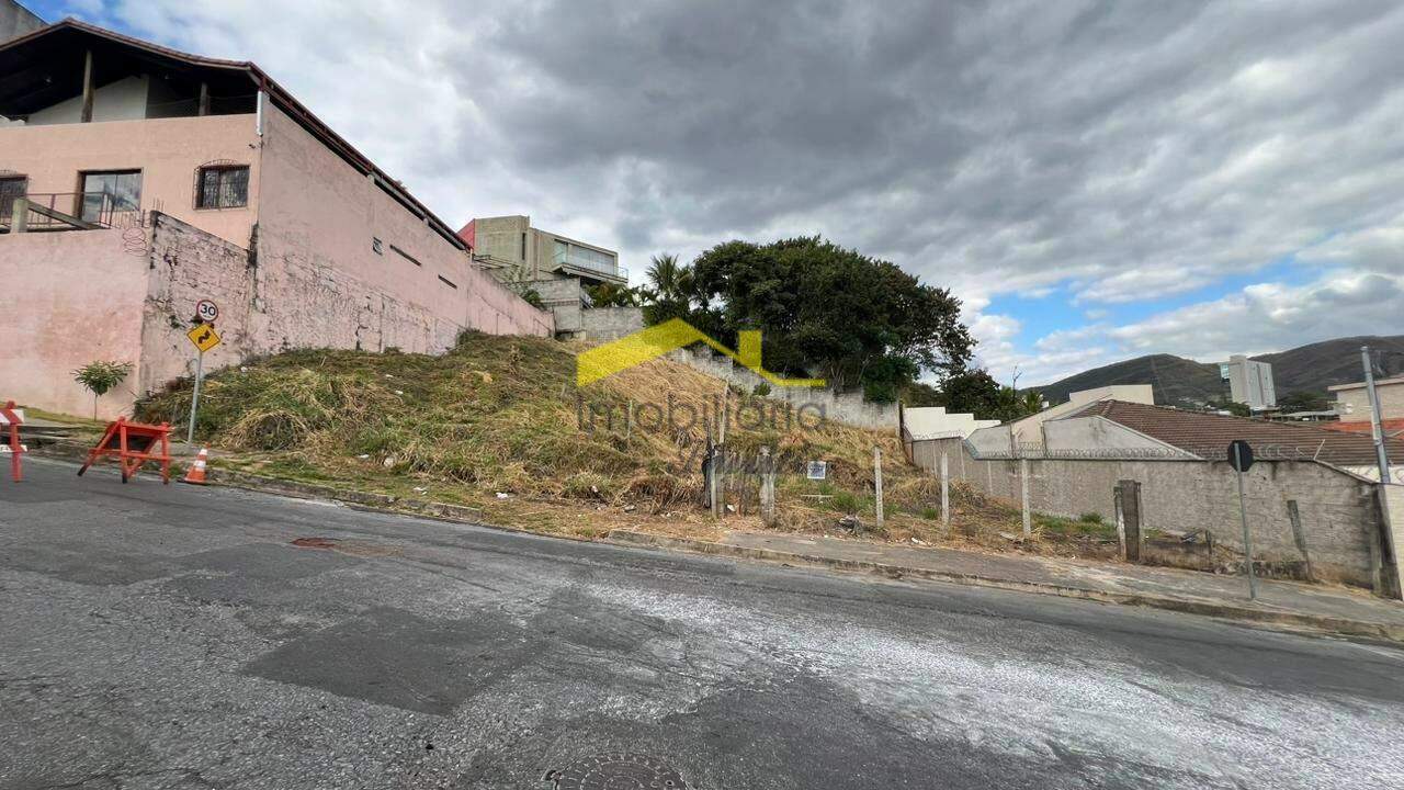 Lote à venda no Estoril: 