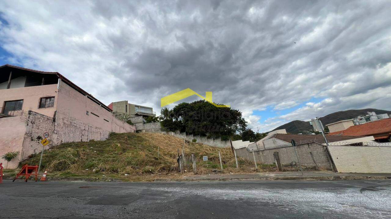 Lote à venda no Estoril: 