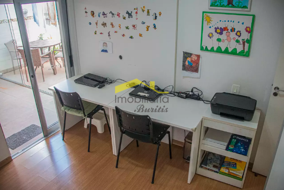 Apartamento com área privativa à venda no Buritis: 