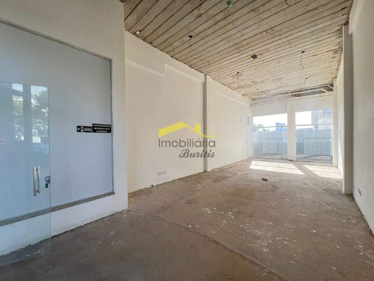 Loja para aluguel no Estoril: 