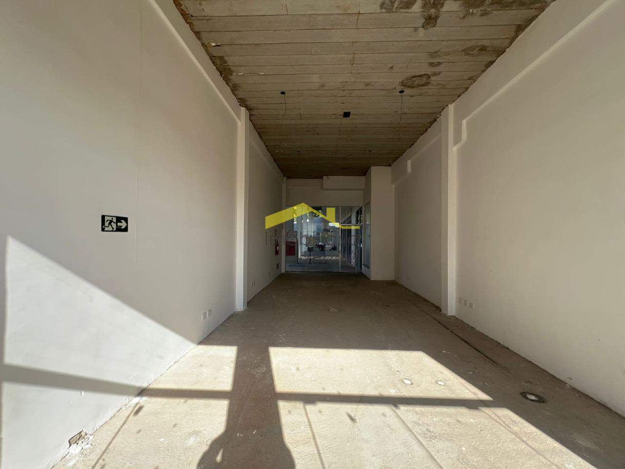 Loja para aluguel no Estoril: 