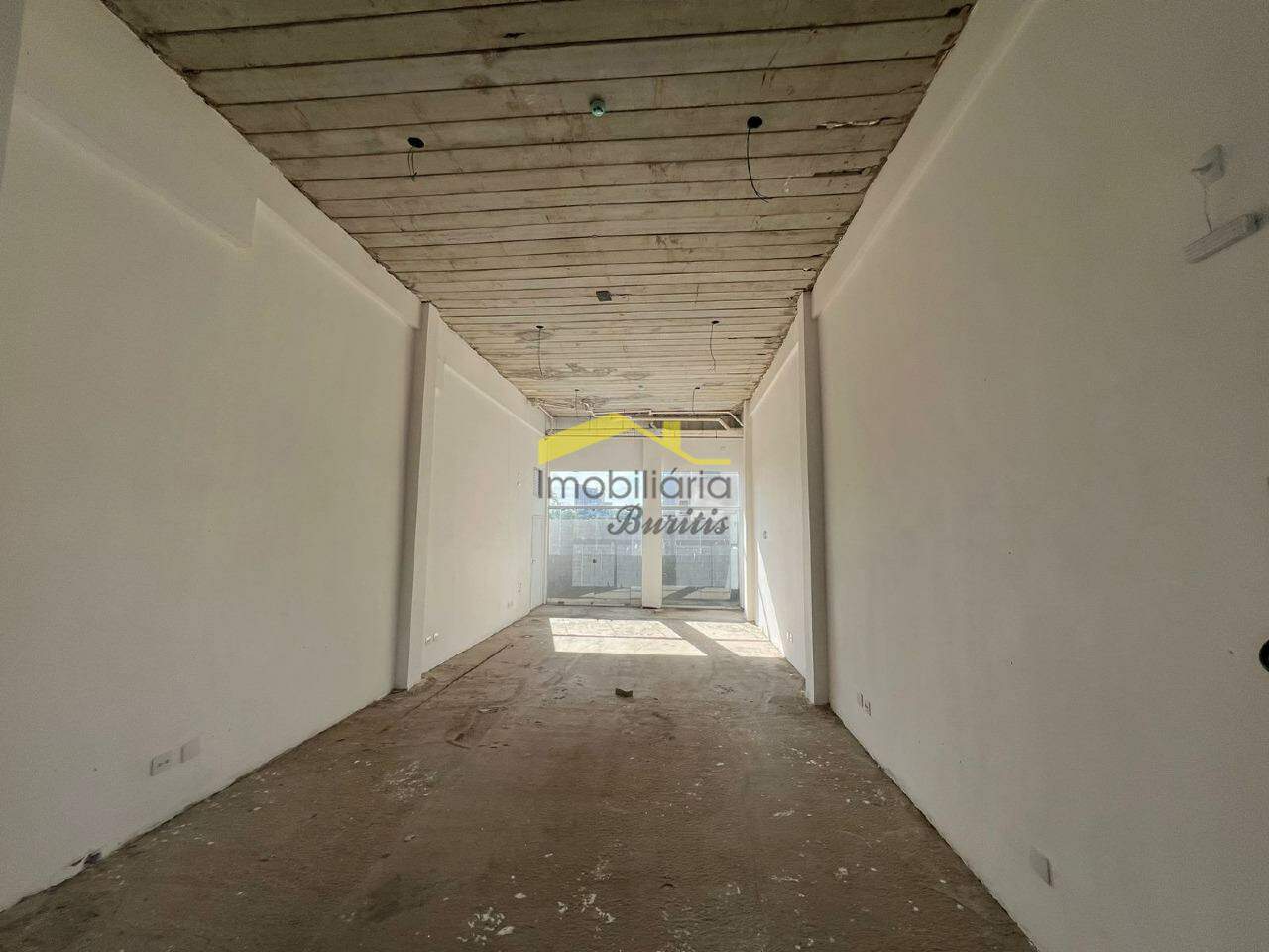 Loja para aluguel no Estoril: 