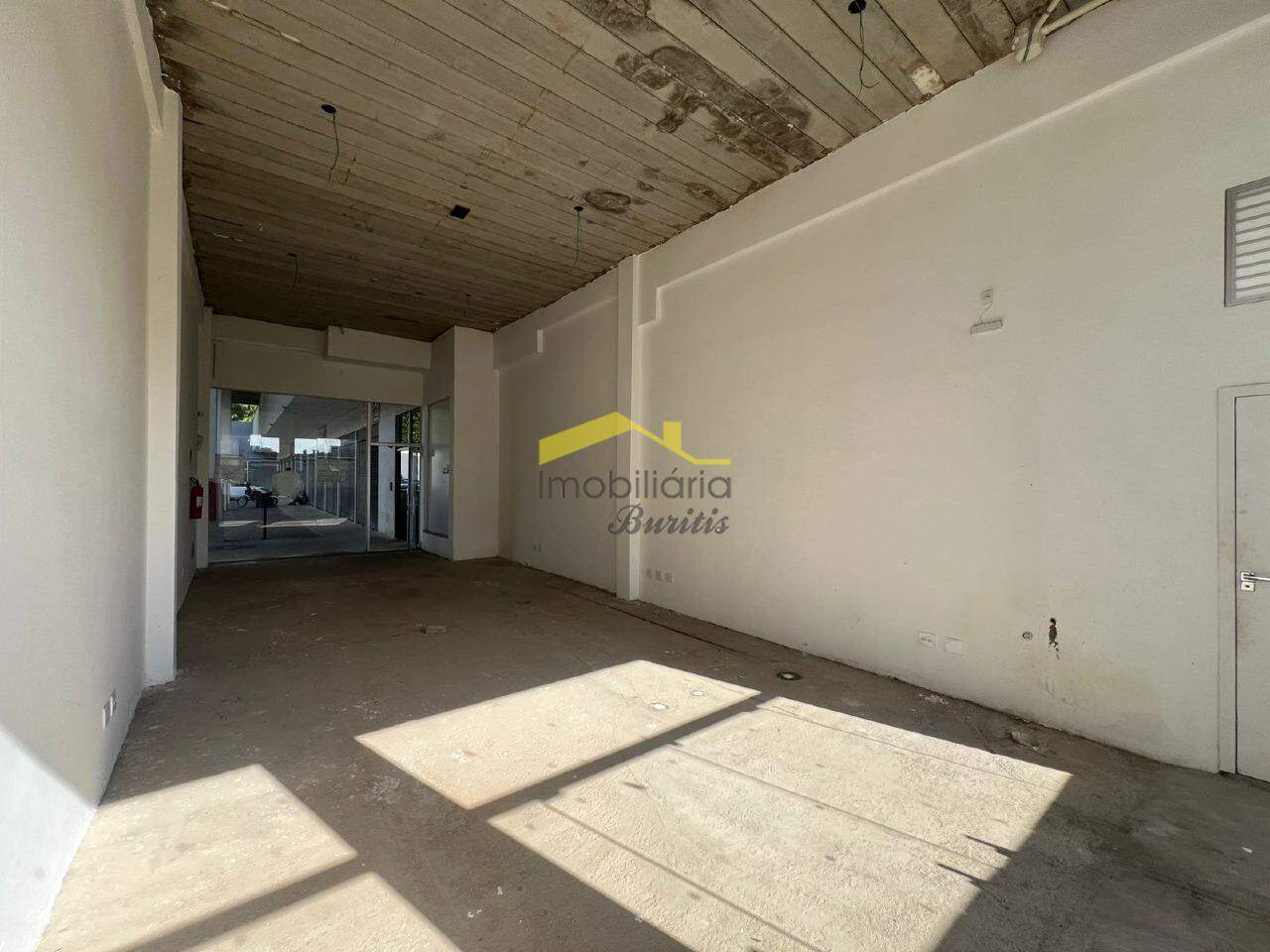 Loja para aluguel no Estoril: 