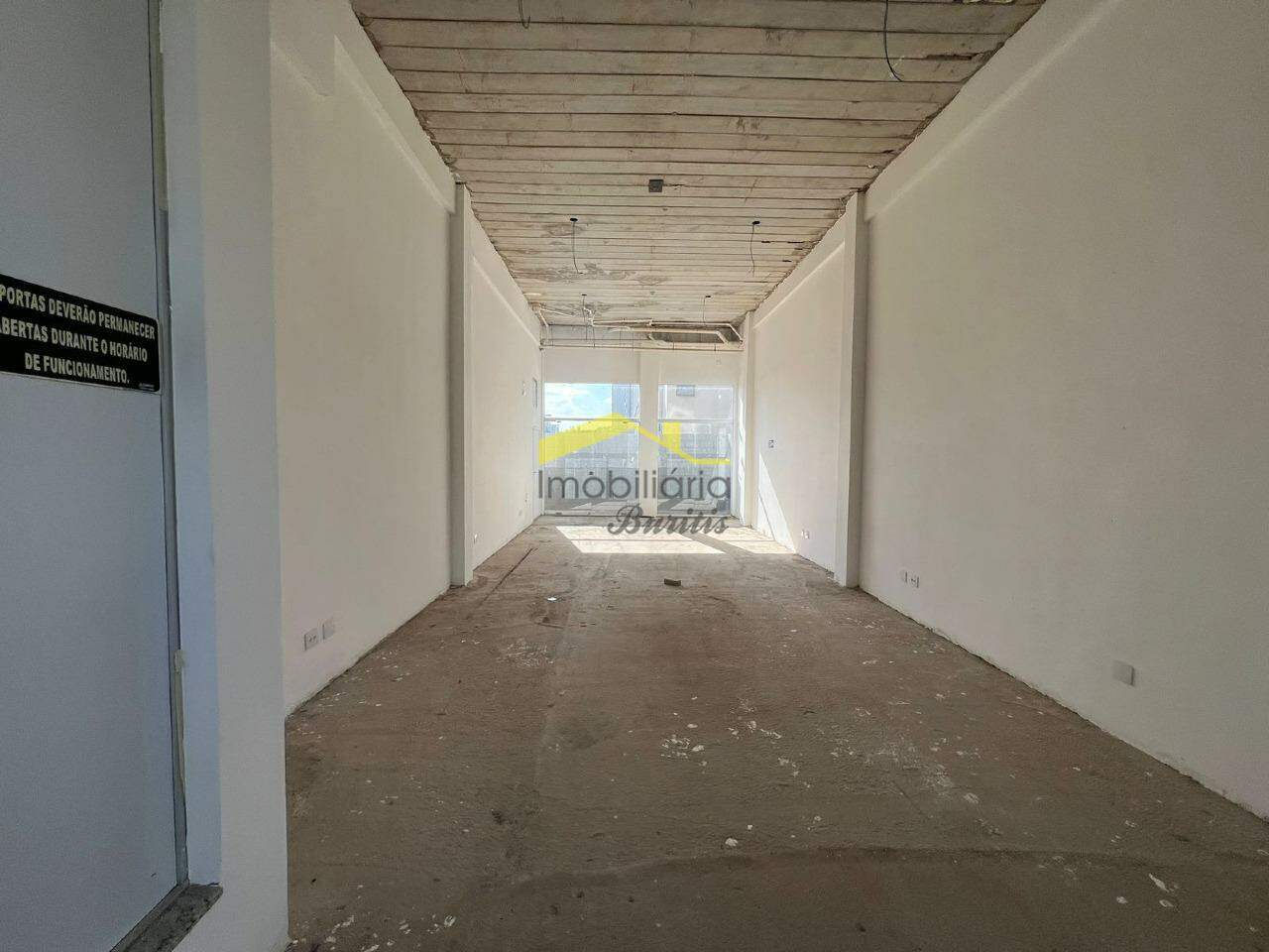 Loja para aluguel no Estoril: 