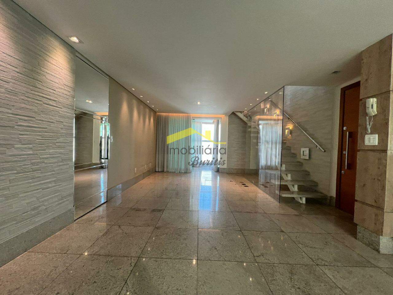 Cobertura à venda no Buritis: 