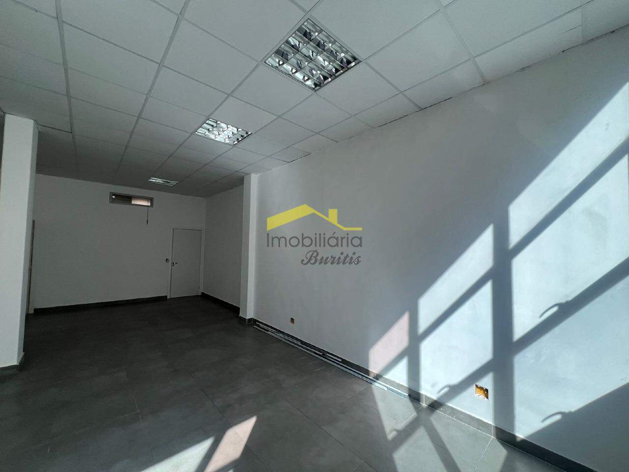 Sala para aluguel no Buritis: 