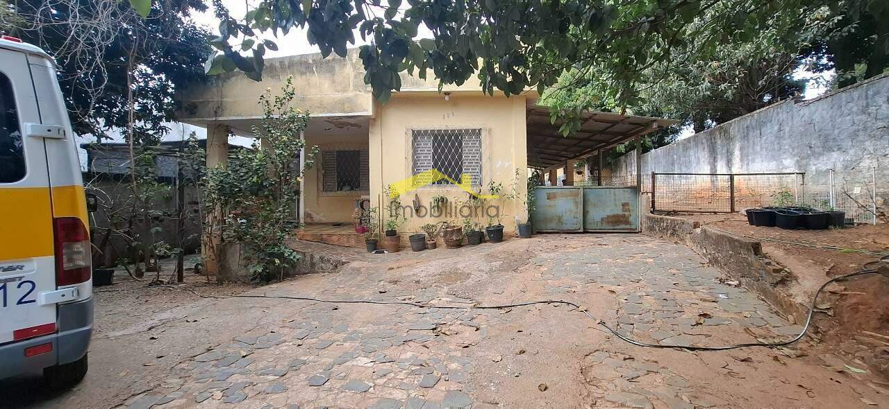 Lote à venda no Cinqüentenário: 