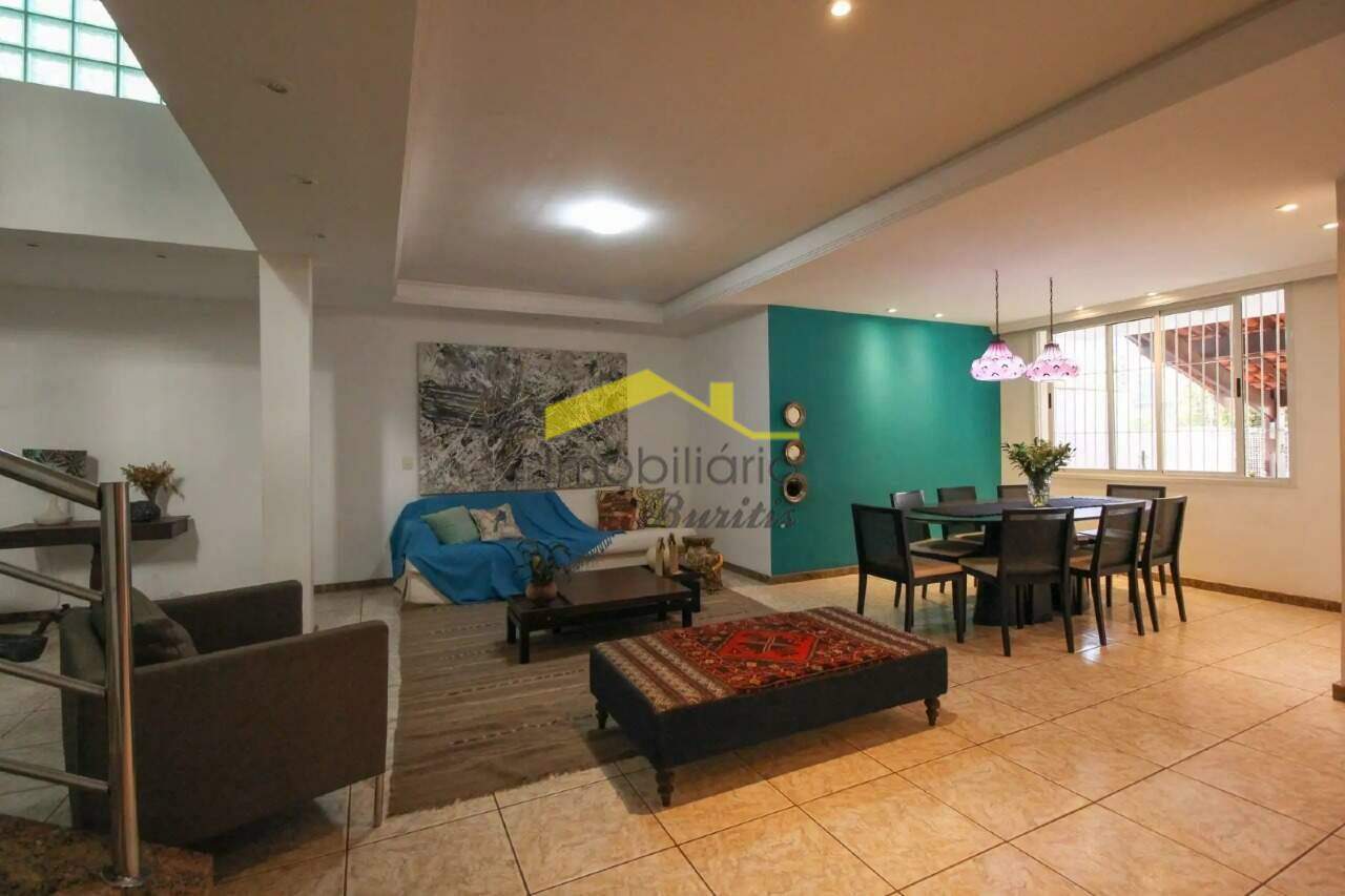 Casa à venda no Buritis: 