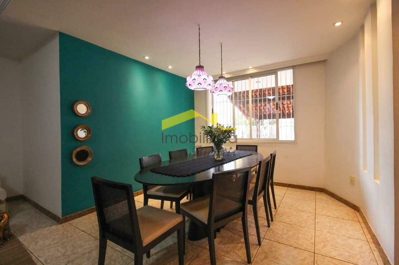 Casa à venda no Buritis: 