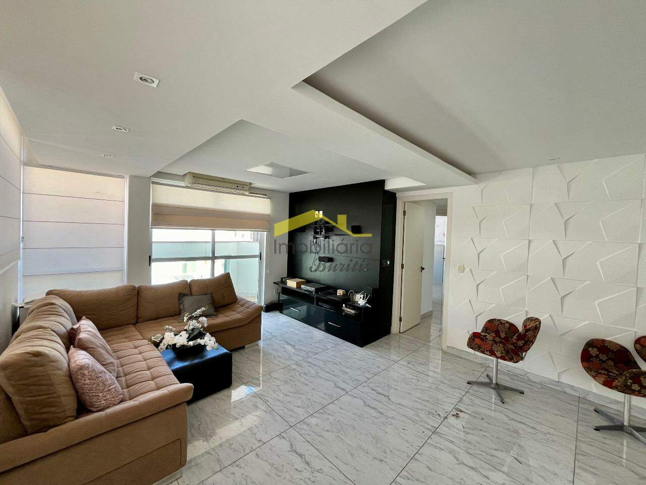 Cobertura para aluguel no Buritis: 