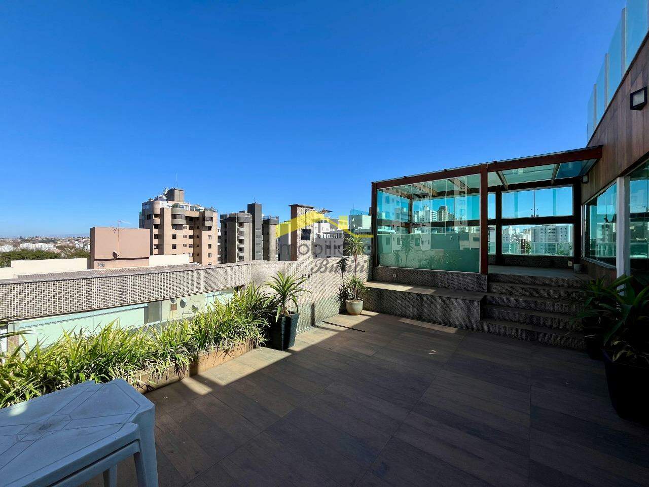 Cobertura para aluguel no Buritis: 