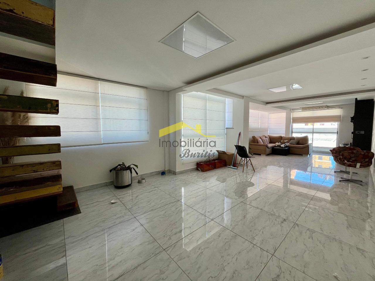 Cobertura para aluguel no Buritis: 